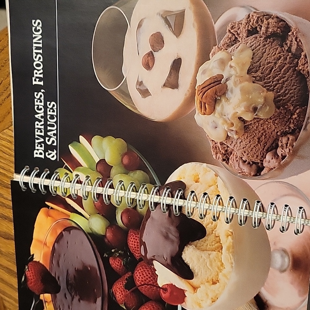 ● Cookbook: Simply Delicious Desserts - Picture 12 of 12